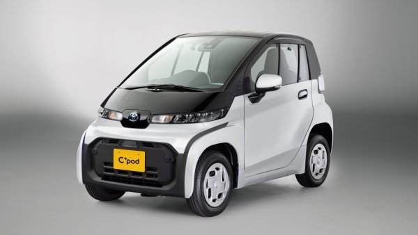 2020年12月、トヨタが法人ユーザーや自治体向けに販売を開始した超小型EVのC+pod（シーポッド）。個人向けの販売は2022年に開始する見込み