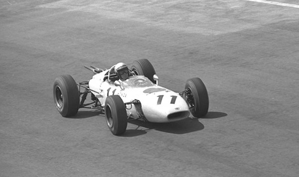 ホンダは1965年のF1最終戦メキシコGPで初優勝。東洋の小さなメーカーの勝利に世界が沸いた