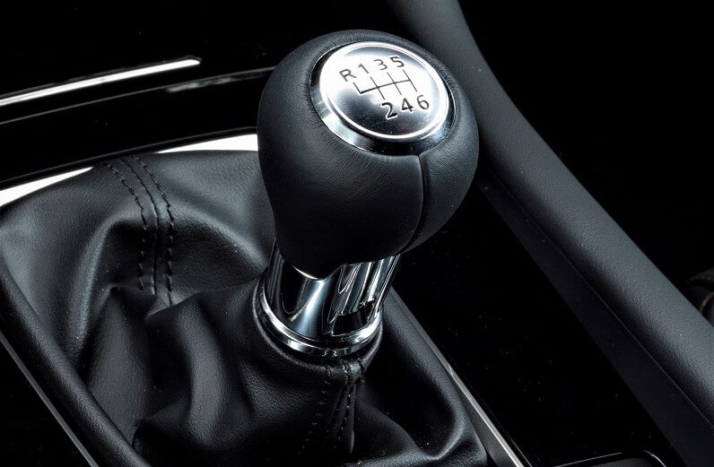 電動化でその姿も消えることに 中古車で購入しても乗ってもらいたいマニュアルが秀逸だったクルマ6選 自動車情報誌 ベストカー