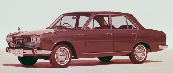 1965年10月に登場した2代目130型セドリックは410型ブルーバードと同様、ピニンファリーナが手がけた