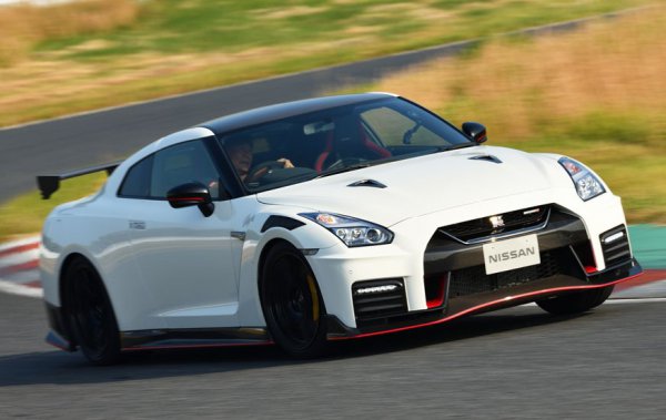 歴代GT-Rの中でも最高にサーキットが似合うR35 GT-R。500馬力を超える真のパフォーマンスを体感できるサーキットは走って楽しいこと間違いなし!!