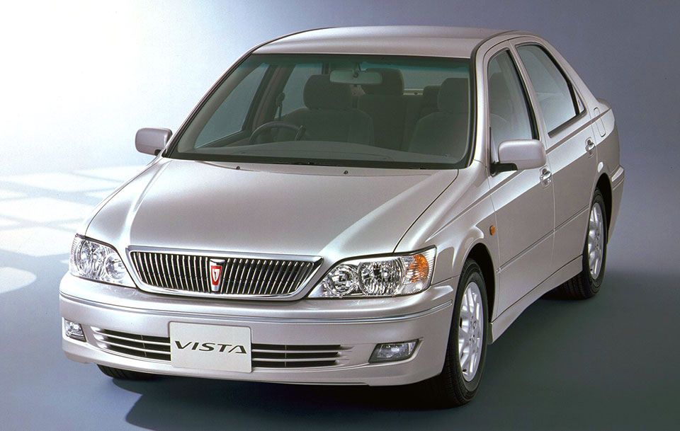 トヨタ 5代目ビスタ…歴代初となるワゴン=アルデオが設定されたのがこの5代目。セダンでありながらシフトはコラム式