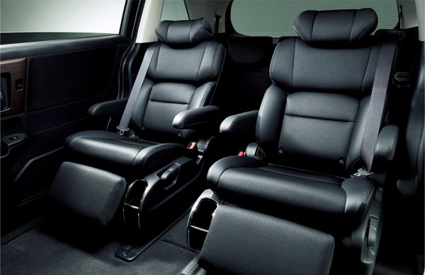 ファミリー必見 あなたが座るのは シートで選ぶミニバンベスト3 自動車情報誌 ベストカー