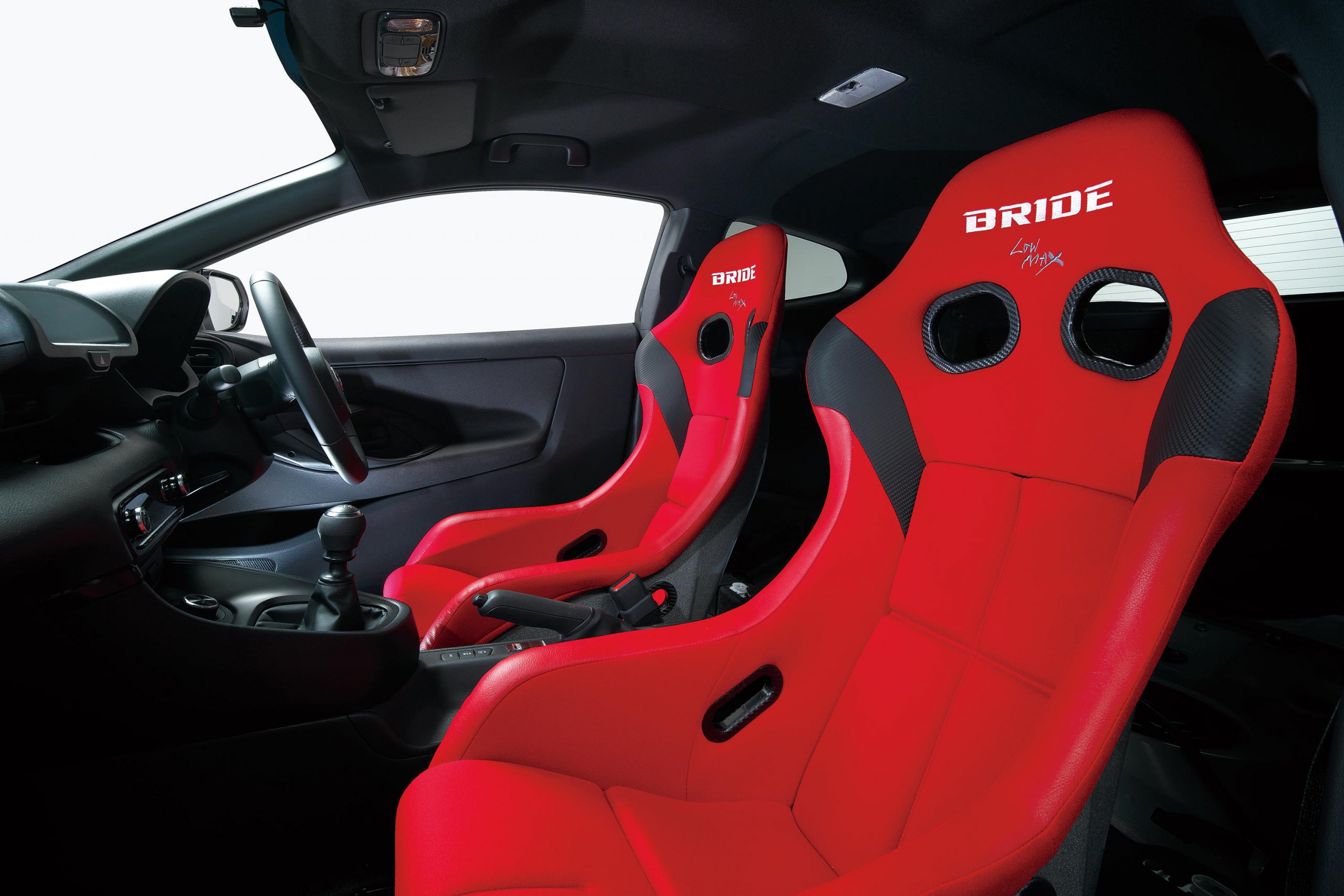 ブリッドからGRヤリス用フルバケット専用シートレール登場
