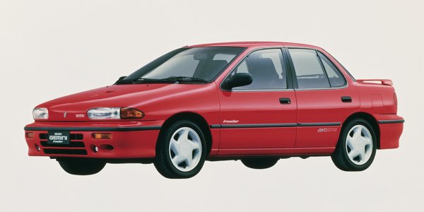 1990年登場の3代目いすゞ ジェミニ。賛否両論の4WSシステムであるニシボリックサスペンションを搭載した