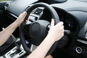 いまや電動パワステは常識!? 油圧式と比べてメリットは？