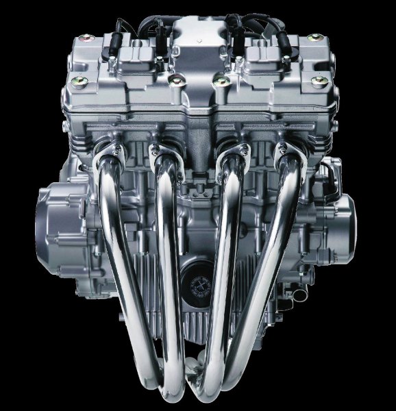 CB400SF/SBのエンジンは、バルブ駆動がチェーン式に変更されている。また、1999年型より2←→4バルブを切り替えるハイパーVTECを採用。現在400ccクラス唯一の4気筒となる