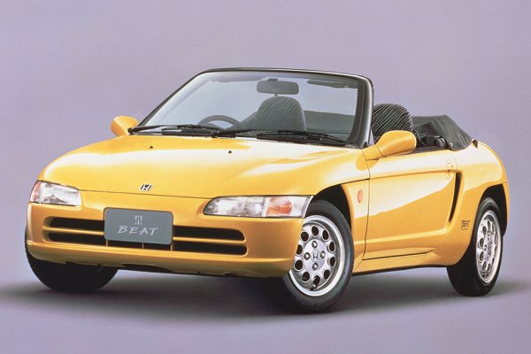 1991年登場のホンダ ビート。コンセプト的にはS660の祖先のようなクルマだが、乗り味は全くの別物だ