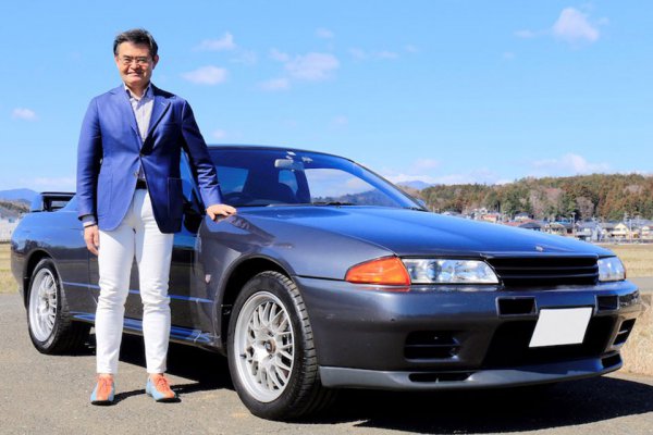 オーナーの大澤 哲也さん（55歳）と1993年式 日産スカイラインGT-R Vスペック（BNR32型）