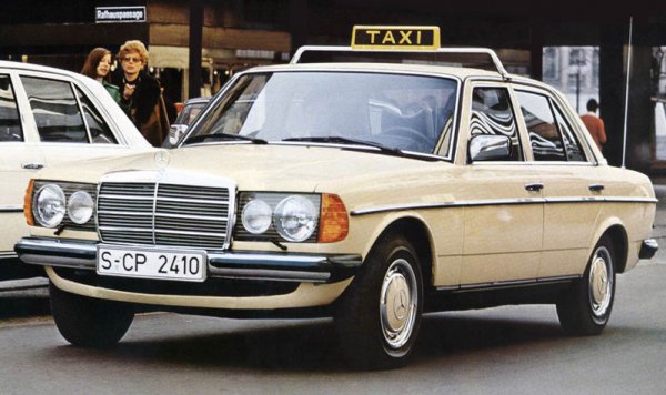 1970年代から1980年代にかけてドイツで一番多く走っていたのがこのライトアイボリーのW123タクシー