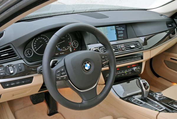 BMW5シリーズ（F10）のインパネ