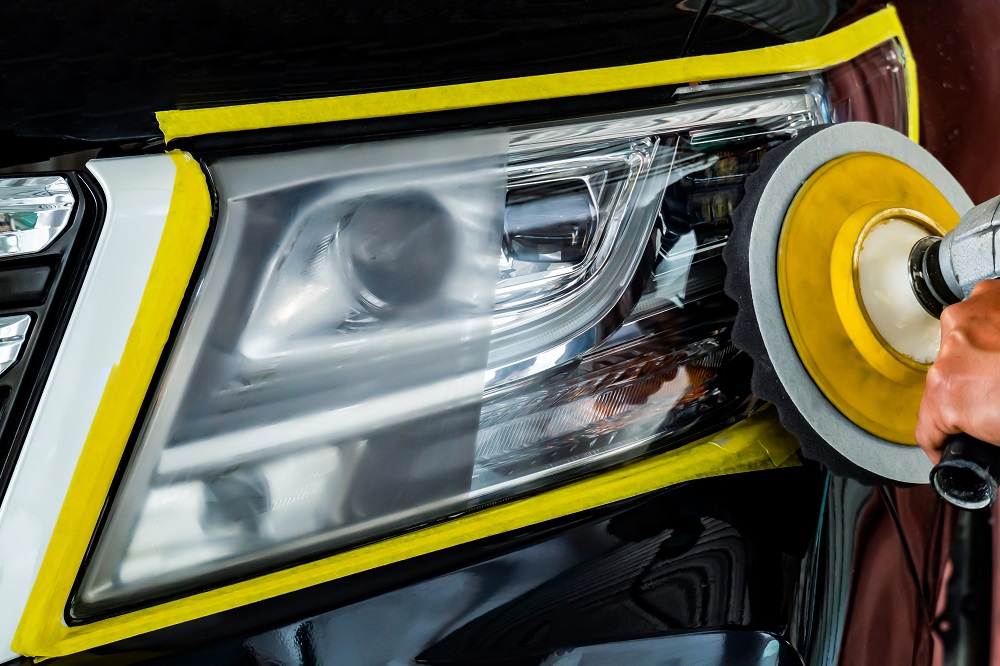令和になってもなぜヘッドライトは黄ばむのか 最新ヘッドライト復活法 自動車情報誌 ベストカー