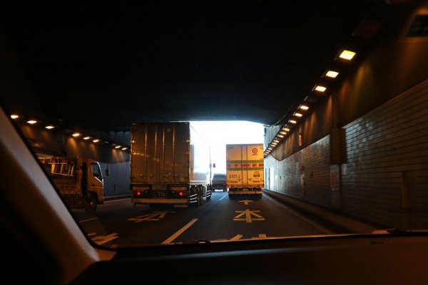 果たしてトラック業界に暗く長いトンネルを抜ける日は来るのだろうか？