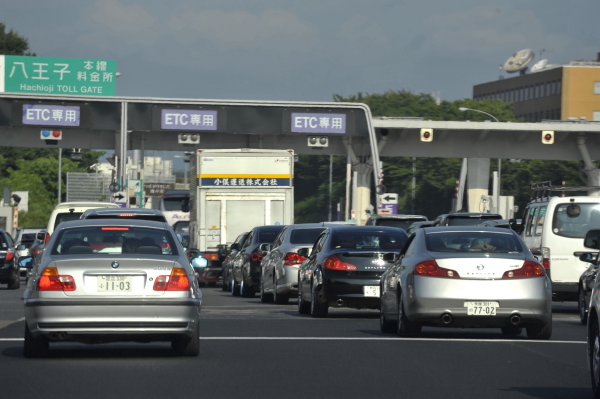 高速道路の料金所に短い列ができることはあるが、料金所“渋滞”はほぼ解消されている