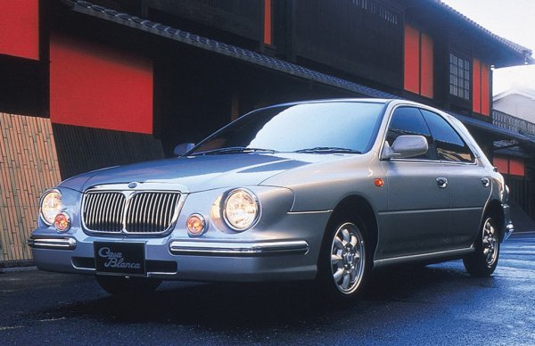 1998年12月に5000台限定で発売された、レトロ顔のインプレッサ スポーツワゴン、インプレッサカサブランカ。当時、レトロな顔つきの軽自動車が発売され、じゃ、インプレッサでもという軽いノリで作ったがまったく売れなかった……