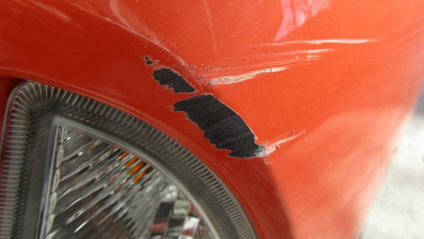 小キズは無理して直す必要なし 愛車のキズやヘコミを修理すべき本当の分水嶺 自動車情報誌 ベストカー