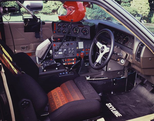 テレビのアクションドラマ「西部警察」に登場した 「マシンX」の内装。ドラマではスカイライン2000GTターボの改造車という設定だった