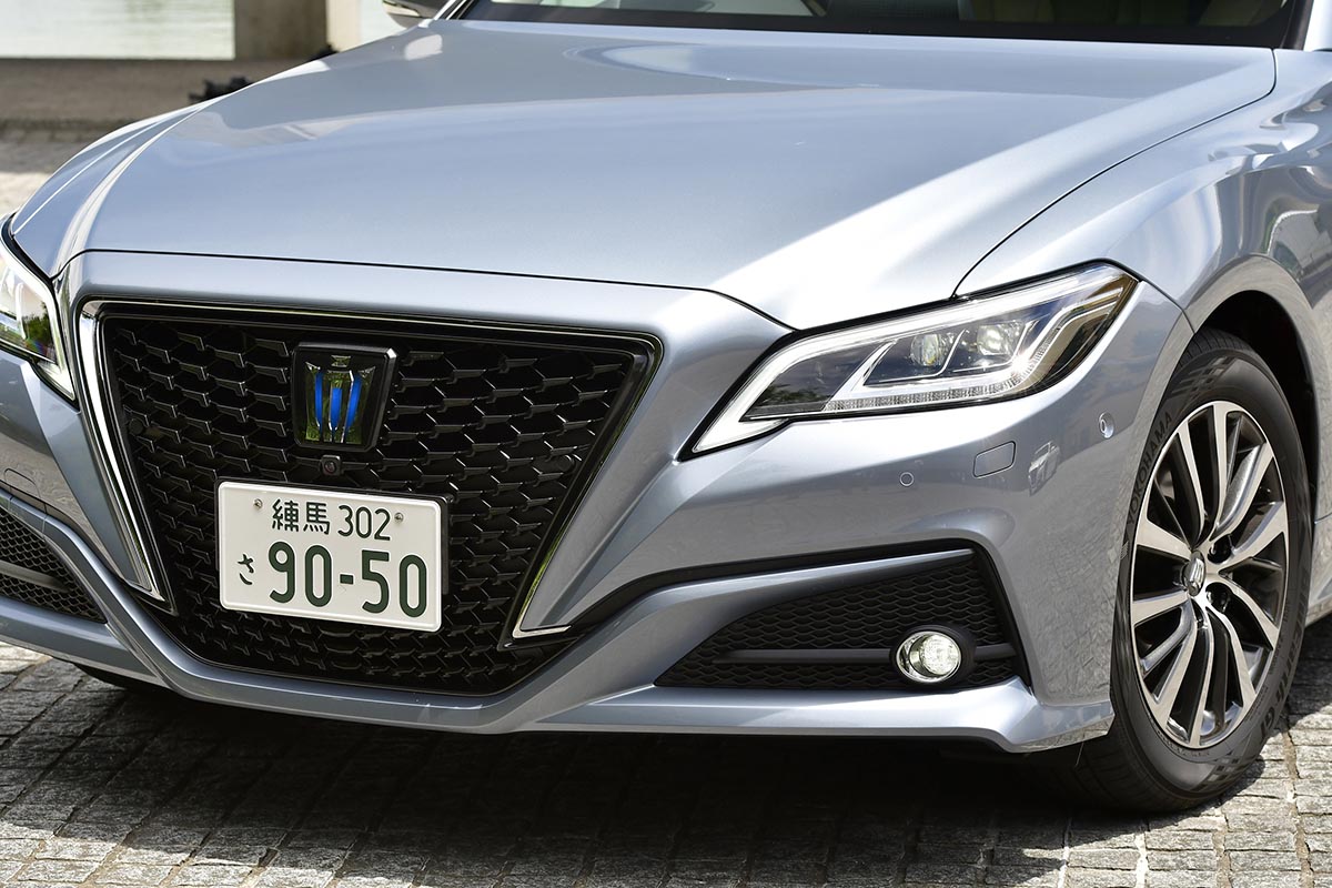 次期型は前輪駆動の噂あり クラウンはffになっても今のオーナーたちは納得できるか 自動車情報誌 ベストカー