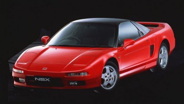 初代NSXは、スーパースポーツカーの資質を備える最初の国産車だった（1990年～2005年／全長4430×全幅1810×全高1170mm）