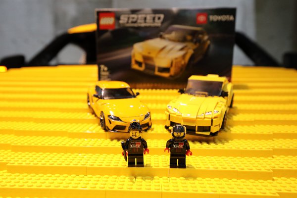 トヨタとレゴのコラボ商品、レゴブロックの『レゴ スピードチャンピオン トヨタGRスープラ』が2021年6月1日から発売中だ。こちらは自宅でも楽しめる手頃なサイズだ