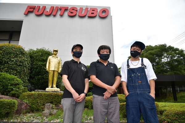 右からメンチ切っている佐田さん（別に怒っていません）とFUJITSUBOの藤壺政宏さんと長谷川良太さん。