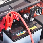 梅雨の湿気が引き起こす電気系トラブル!!　今すぐできるバッテリー＆配線の守り方