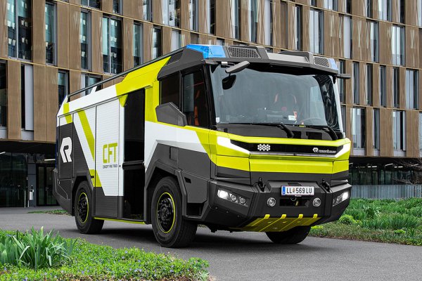 ドイツの消防車メーカー・ローゼンバウアー社の次世代多目的消防車コンセプト「CFT（コンセプト・ファイア・トラック）」。緊急車両用に最適化されたシャシーにハイブリッドシステムを搭載。ポンプ車、レスキュー車、救急車などさまざまな架装仕様に対応する