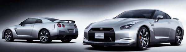 2007年デビュー当時のR35型GT-R。2022モデルと比べると、フロントフェイスはだいぶ変わっているが、基本的なボディシェイプは変えていない