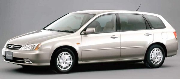 1999年に登場したアヴァンシアは3L、V6エンジンと2.3Lエンジンを用意するFFの5人乗りワゴン。短命に終わったもののホンダファンからの人気は根強い