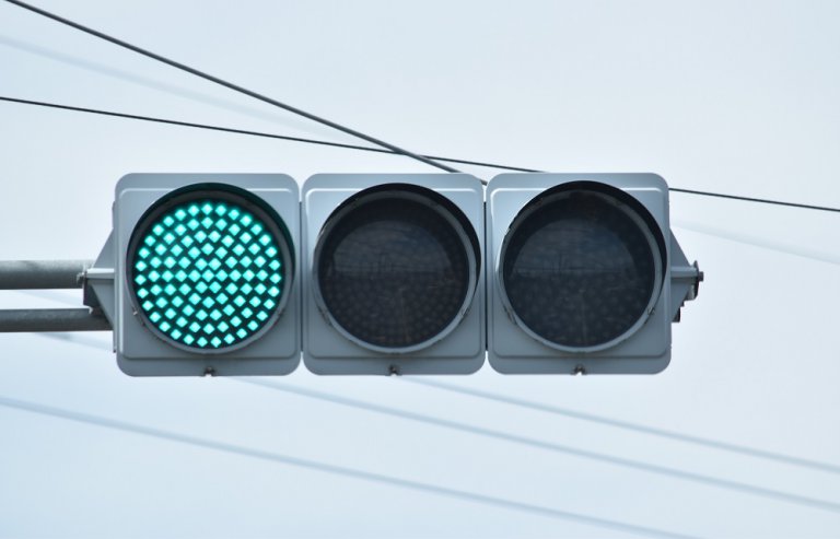 コストが安く長寿命! LED式信号機のメリットとデメリットとは? - 自動車情報誌「ベストカー」 Disney hollywood studios best rides