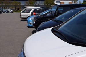 なんでわざわざオレの隣に止める!?「トナラーの謎過ぎる心理」と迷惑なクルマでの行為3選