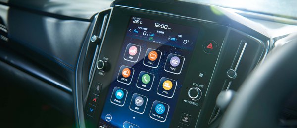 近年の車載ユニットは「CarPlay」と「Android Auto」の双方に対応している。写真のスバル レヴォーグも両方に対応し、スマホアプリを大画面で使用できる
