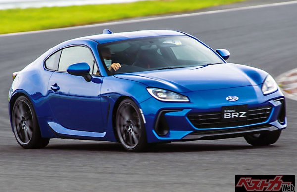 BRZの価格はRの6MTが308万円、6ATが324万5000円。Sの6MTが326万7000円、6ATが343万2000円