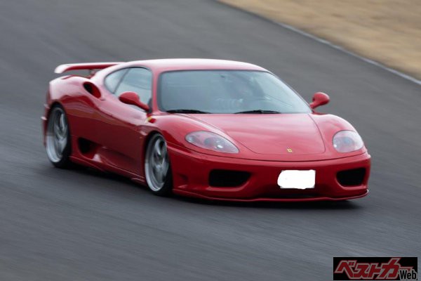 「跳ね馬を好むオーナーは、総じて奥ゆかしい方が多い」と筆者