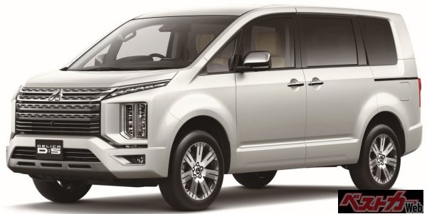 2019年にフロントフェイスをダイナミックシールドに変更したデリカD:5。内外装が豪華なラージクラスのミニバンに変貌