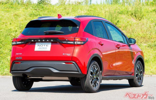 最低地上高は25mmアップの150mm(4WD)