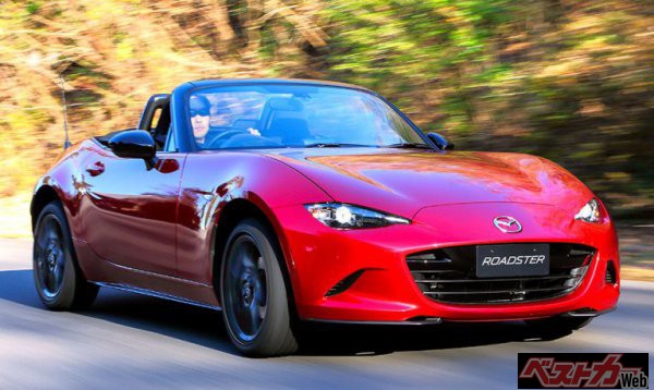 132ps/15.5kgmを発生する1.5L、直4エンジンを搭載。Sの6MT車は車重990kgと1トンを切る軽快さが楽しい