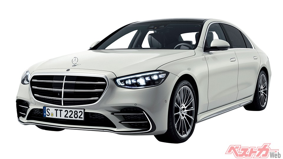 システム出力523ps、最大トルク92.5kgmの高出力を発生。ダイナミックかつ余裕ある走りを実現