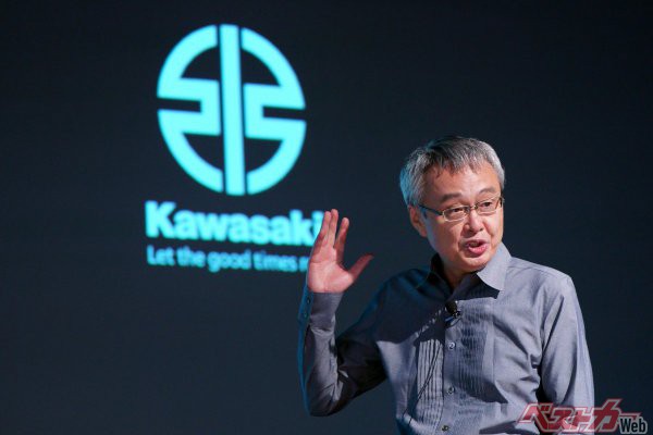 新会社「カワサキモータース」の初代社長に就任した伊藤浩氏。近年のカワサキ躍進の立役者だ。10/6の記者会見で同社のビジョンを示した