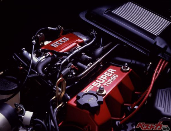 排気量930cc、最高出力110ps、最大トルク13.3kgｍを発生するMA09ERT型エンジン。リッターあたり118ps越えは相当パワフルだった