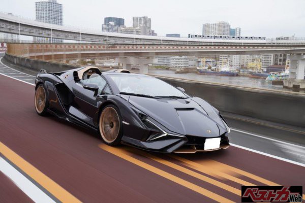 48Vのモーターアシストにより独特なISRミッションの変速ショックは緩和され、NAエンジンはもっとレスポンシブになった