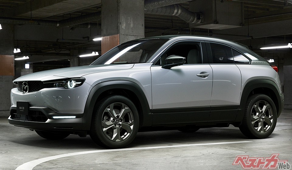 MX-30の最大の売りは観音開きのドア。しかし、8月も141台しか売れてなくてツラい