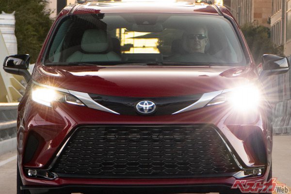 魅惑の大型ミニバン 新型シエナが中国で発売 日本導入の期待値と障壁とは 自動車情報誌 ベストカー 魅惑の大型ミニバン 新型シエナが中国で発売 日本導入の期待値と障壁とは 自動車情報誌 ベストカー