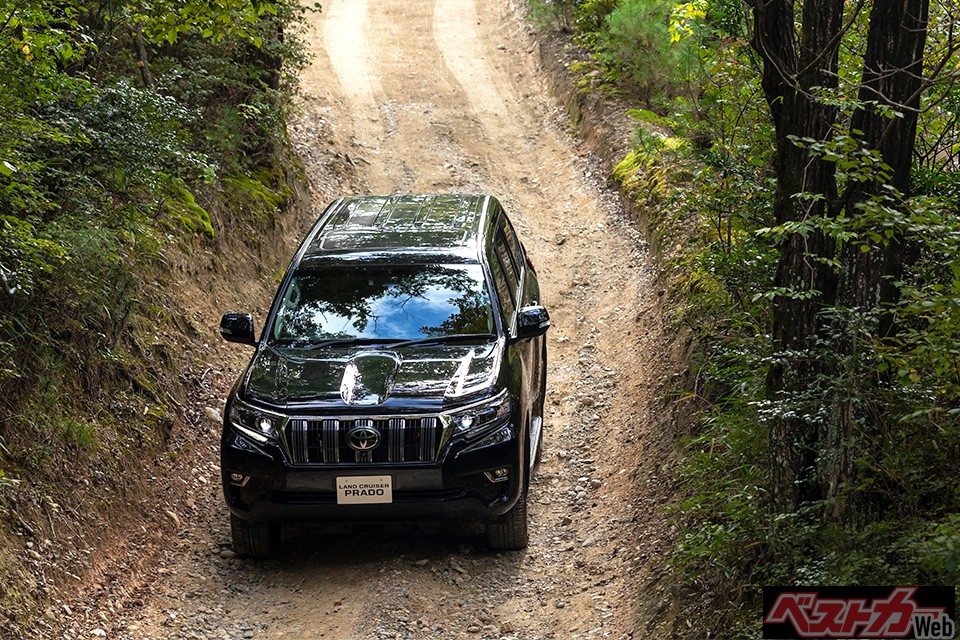 ランドクルーザープラド TZ-G(直4、2.8Lディーゼルターボ豪州仕様・日本仕様は554万3000円)。世界でランドクルーザーといえば、プラドのこと。300に比べるとコンパクトで、安心感がある