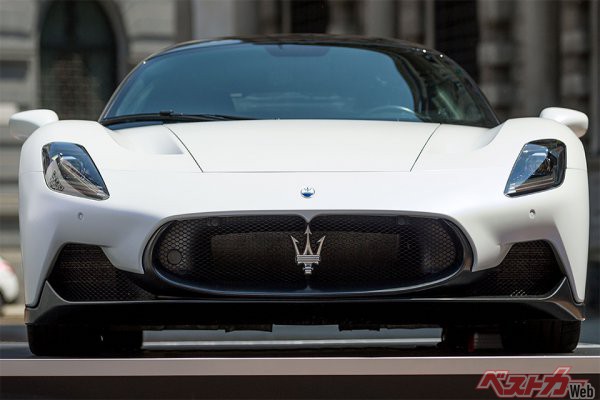 マセラティ Mcの日本上陸 ほか新型車 最新限定車情報 自動車情報誌 ベストカー マセラティ Mcの日本上陸 ほか新型車 最新限定車情報 自動車情報誌 ベストカー