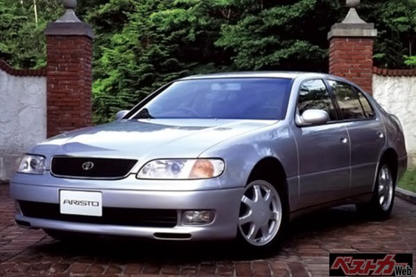 ジョルジェット・ジウジアーロが率いる「イタルデザイン社」が手がけたプロトタイプがデザインのベースとなっていることも当時話題となった初代アリスト