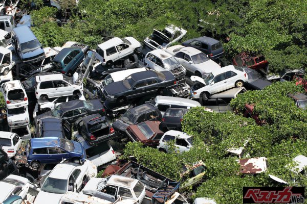 令和3年3月末の乗用車(軽自動車を除く)の平均使用年数は13.87年だという(出典:一般財団法人 自動車検査登録情報協会)