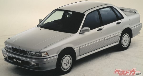 1987年に登場した6代目ギャラン。先代ギャランシグマの落ち着いた大人のイメージから、逆スラントノーズの精悍なスタイルに変貌