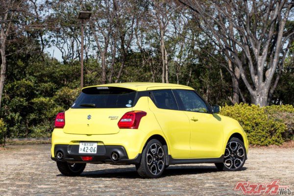 ワイドトレッド化、軽量ホイール、モンロー製ショックアブソーバーで気持ちのいいハンドリングを実現している