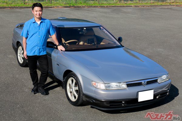オーナーの松本和紀さん。愛車である1990年式ユーノスコスモ 20BタイプE-CCSとは約21年の付き合い